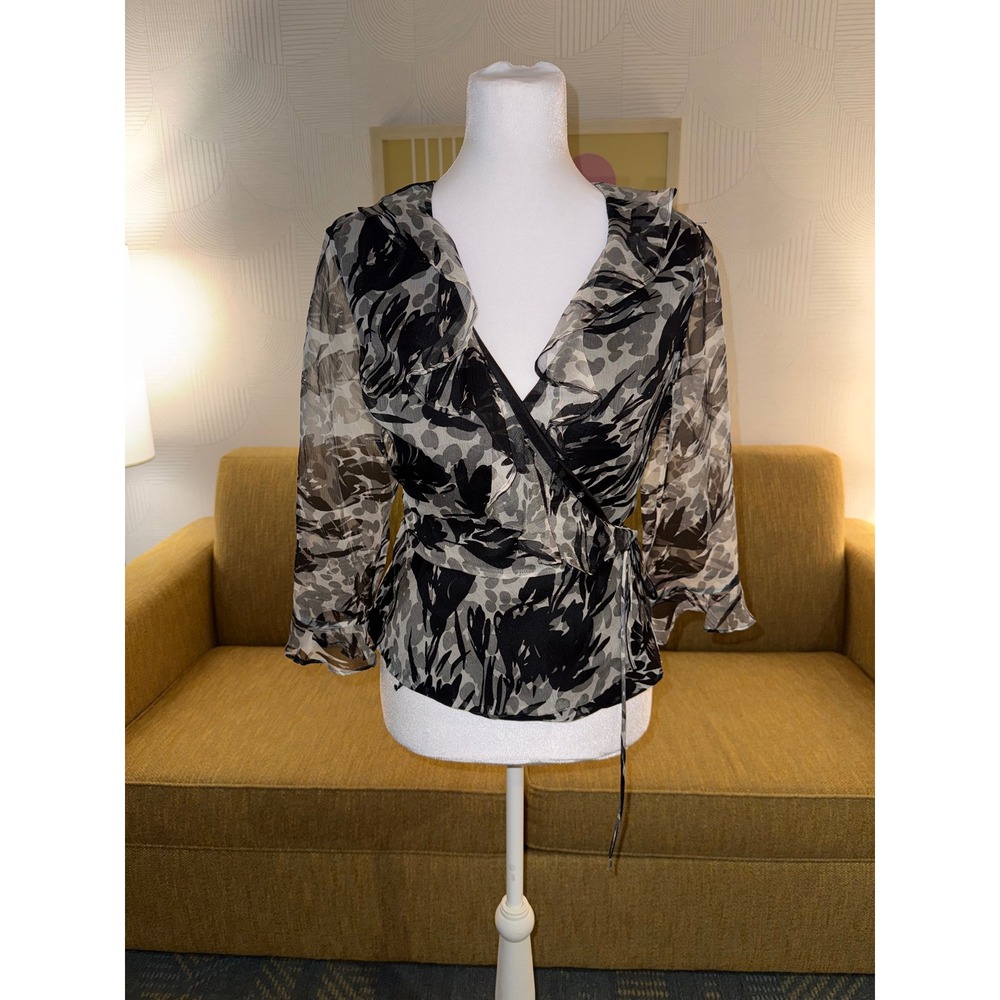 Willi Smith Silk Wrap‎ Top Black Grey Floral Ruffle Chiffon Blouse Womens Small